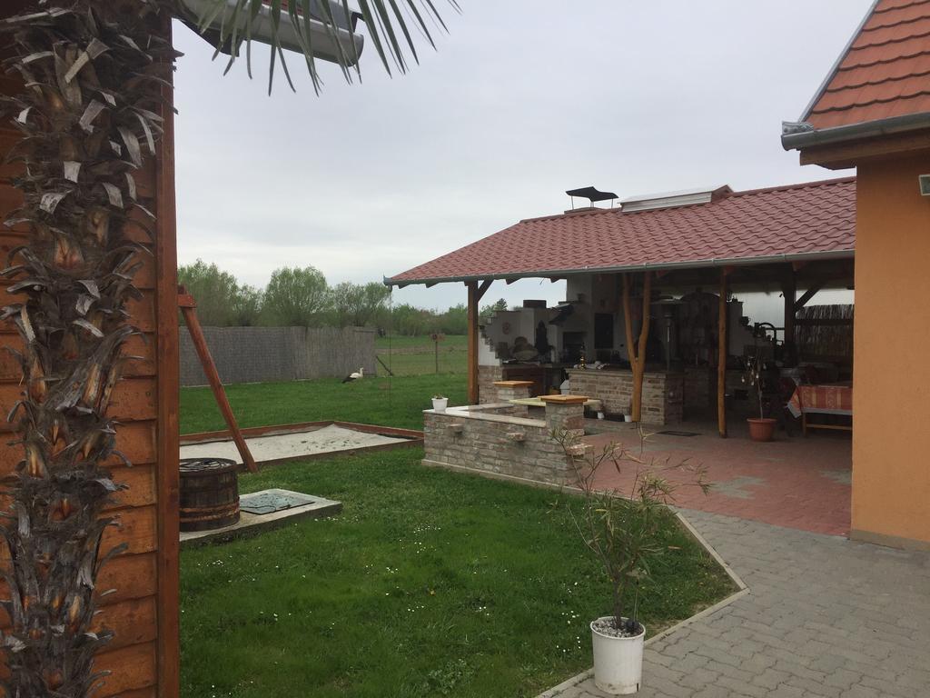 Bibic Vendeghazak 호텔 Nagybajom 외부 사진